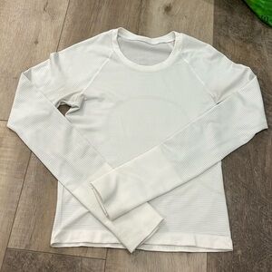 Lululemon long sleeve swiftly tech